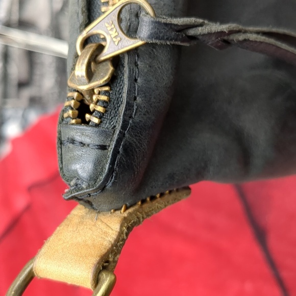 Fashionable leather tote - Picture 7 of 11